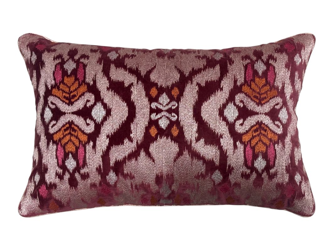 Cojín Ikat Bordado 60x40 cm