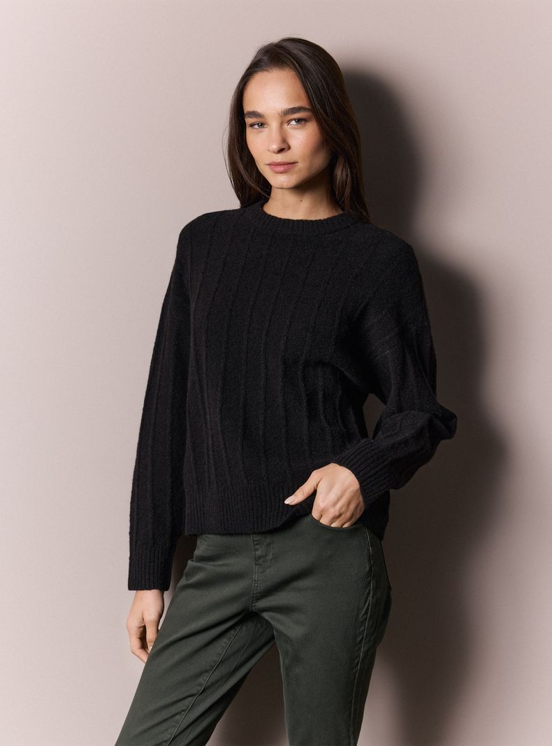Sweater Tejido con Relieve de Líneas