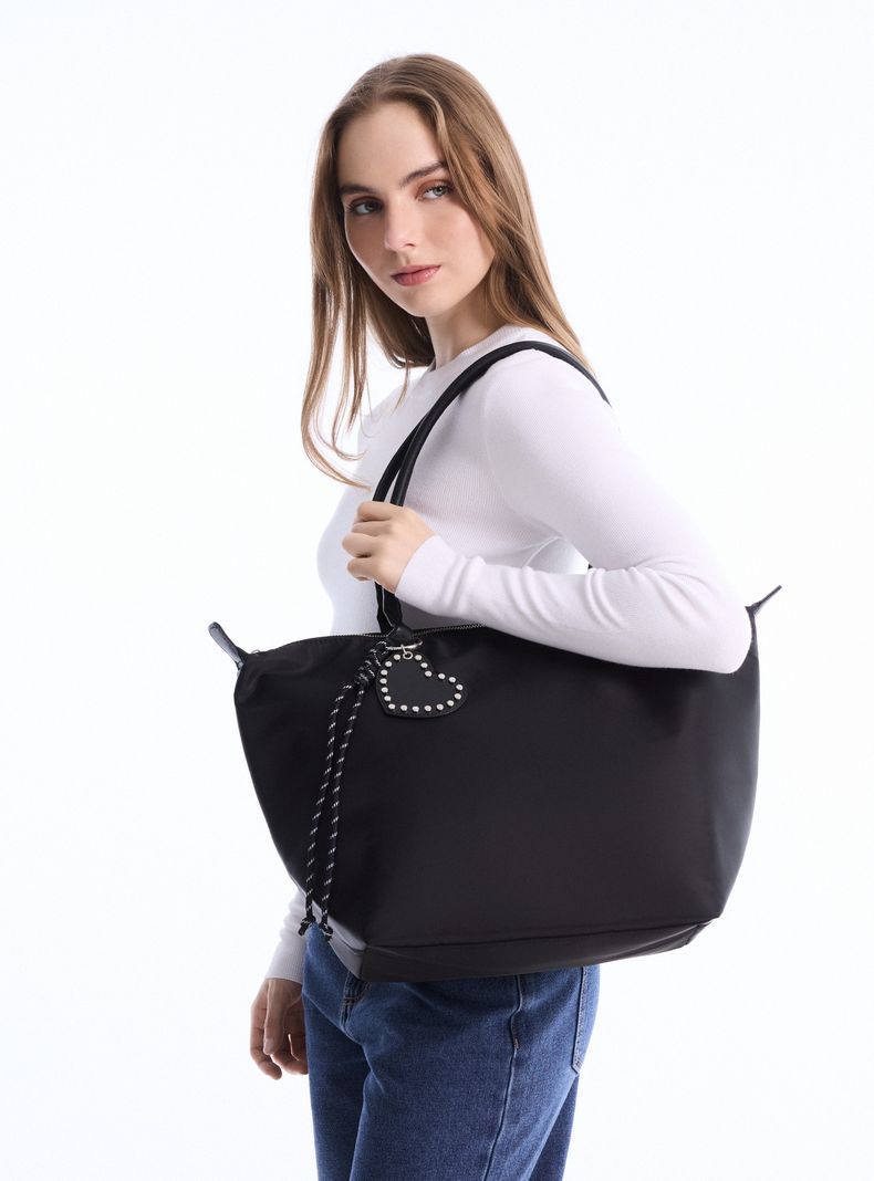 Cartera de Hombro Charm Corazón Tachas