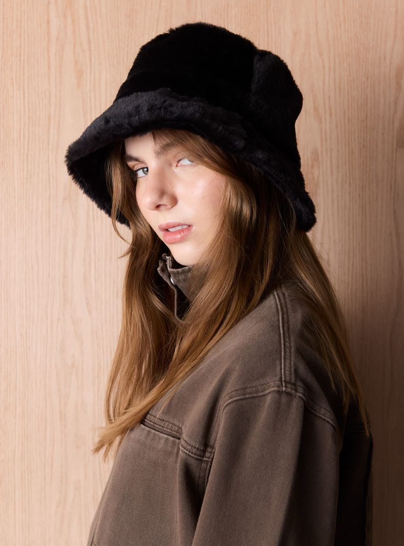 Gorro Bucket Peludo