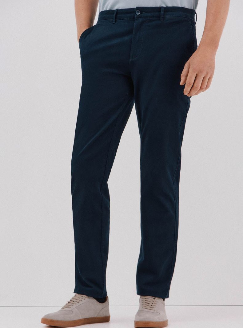 Pantalón Regular Corte Chino