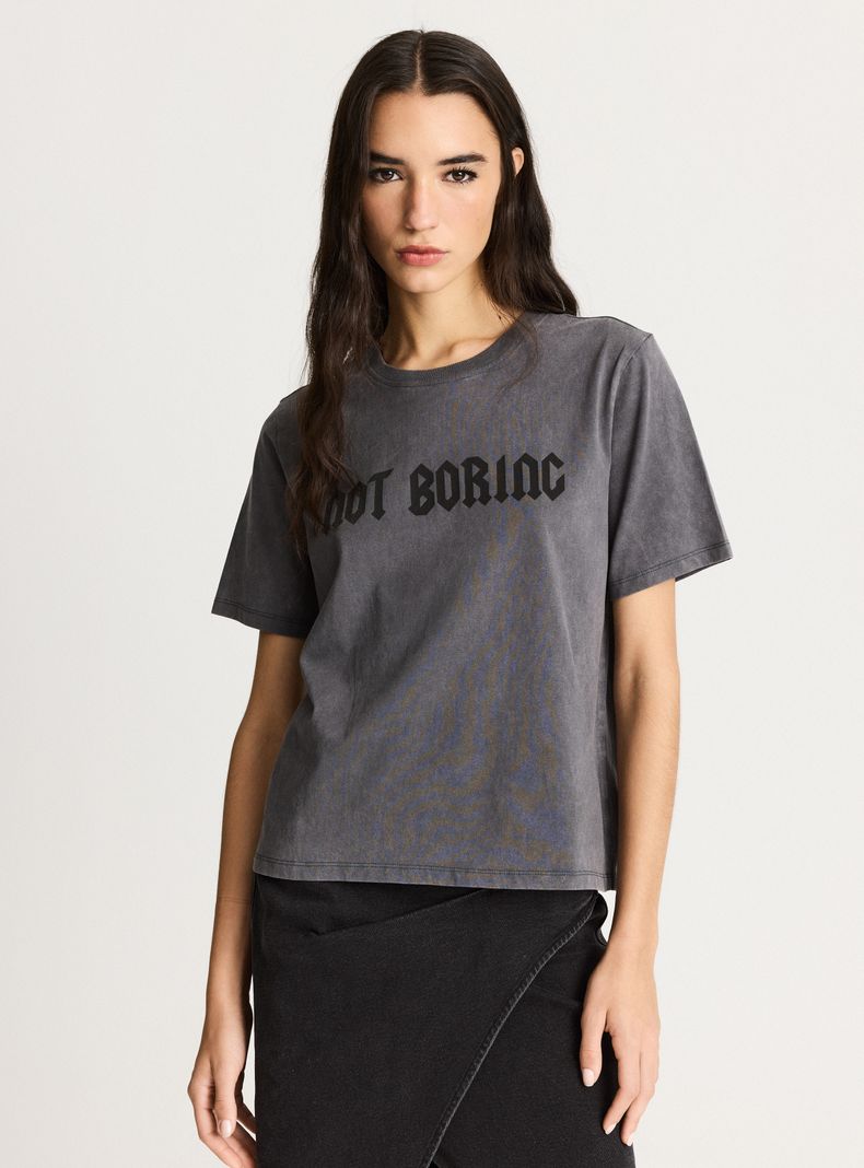 Polera Estampado Frontal Not