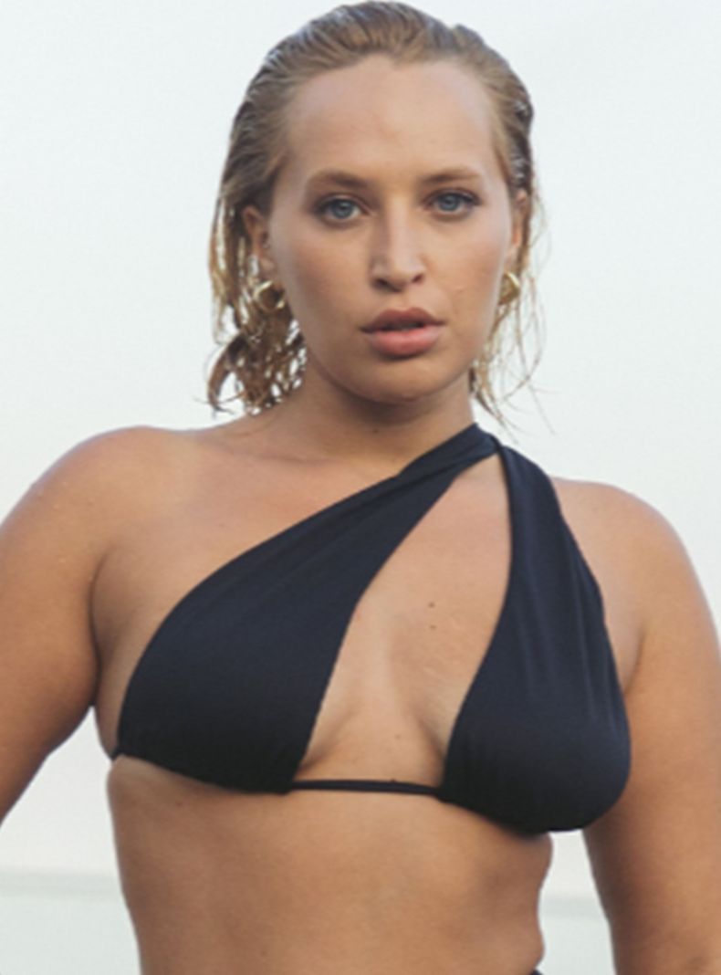 Top Lia Black