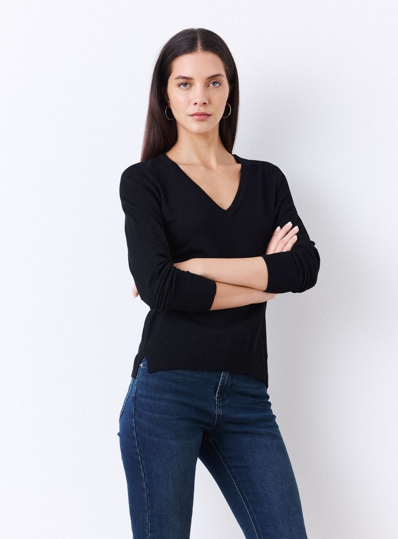 ALANIZ SWEATER BÁSICO NEUTRO CUELLO V