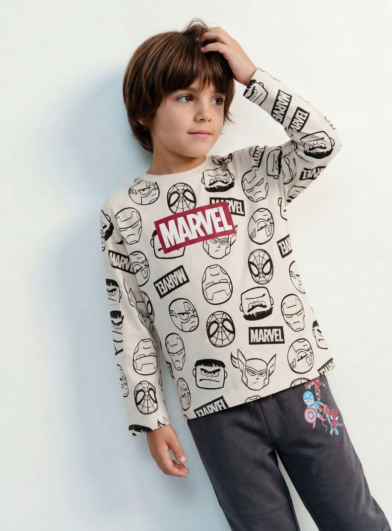 Polera Estampada Personajes Avengers Algodón