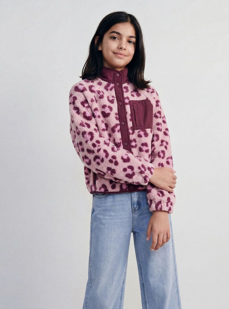 Polar Animal Print Cuello Alto con Bolsillo Contraste