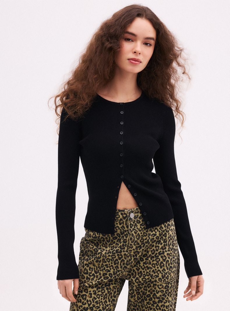 Sweater Tejido Acanalado con Botones Frontales