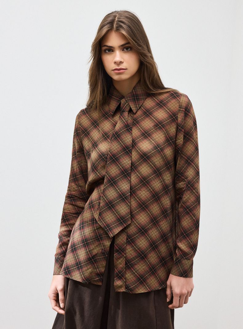 Blusa Camisera con Corbata Diseño Cuadros