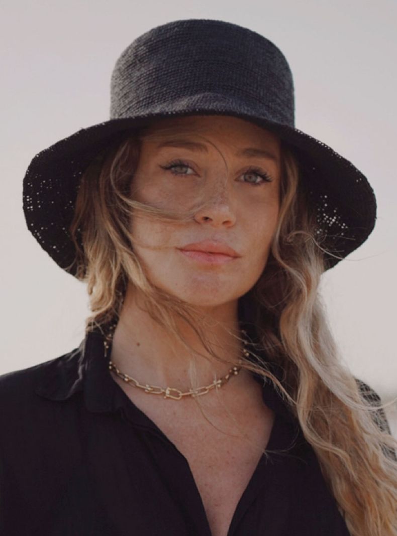 Sombrero Black Raffia Bucket
