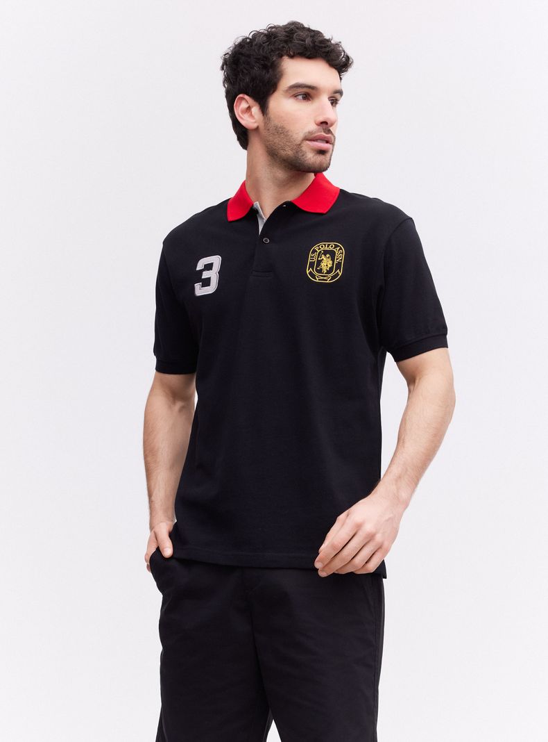 Polera Cuello Piqué Logo Bordado Dorado