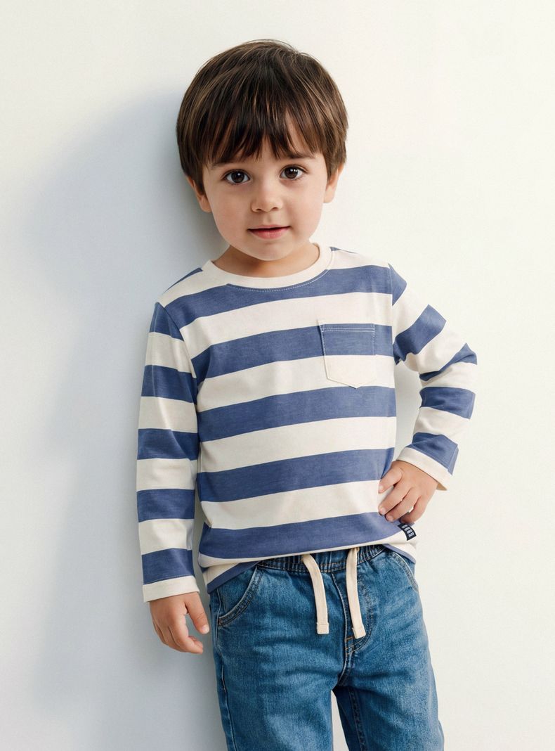 TRIBU POLERA CON RAYA ESTAMPADA Y BOLSILLO NIÑO