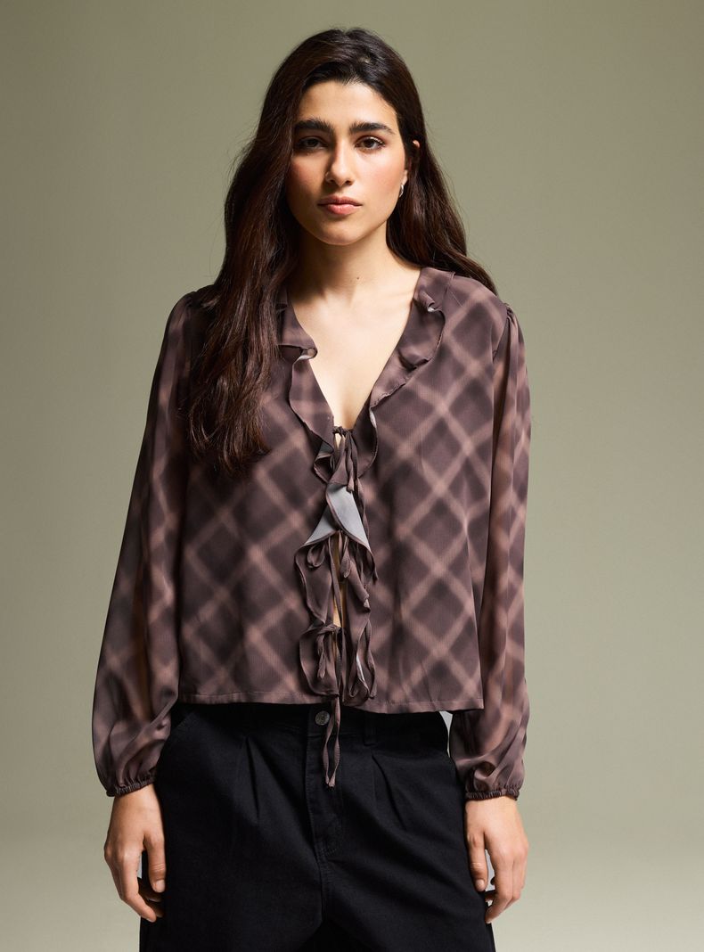 Blusa Estampada con Vuelos y Escote V