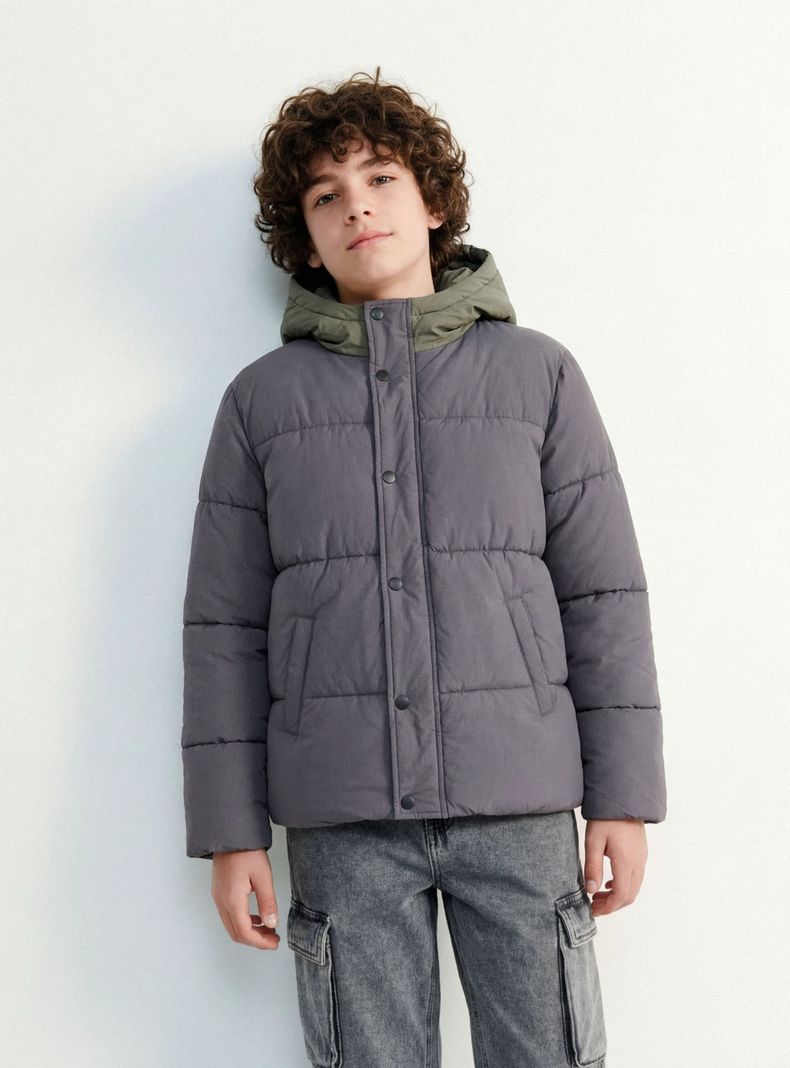 Parka Capucha Contraste y Cierre Snaps