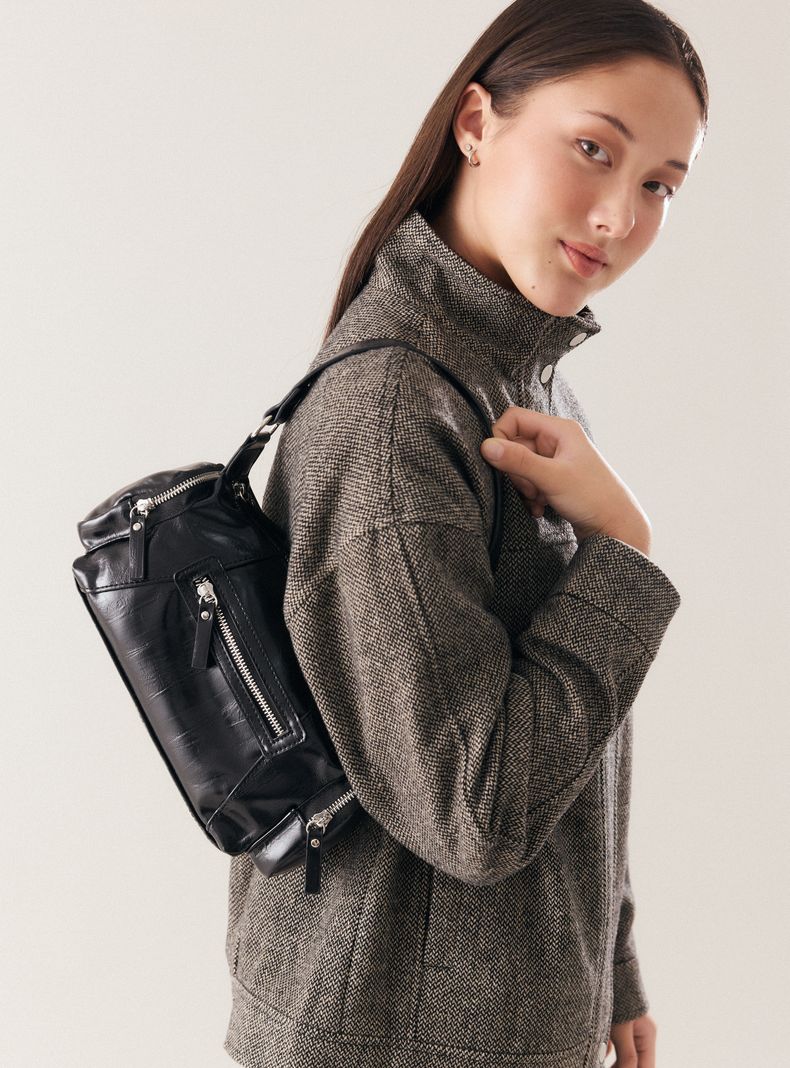 Cartera de Hombro Costados con Bolsillos