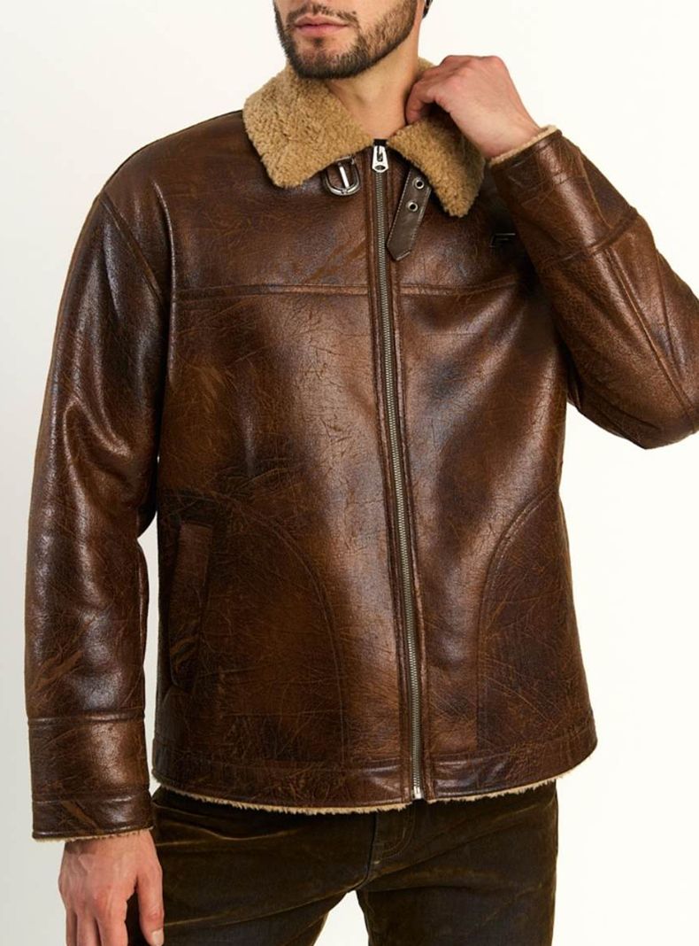 Chaqueta Pu Chiporro Detalle en Cuello