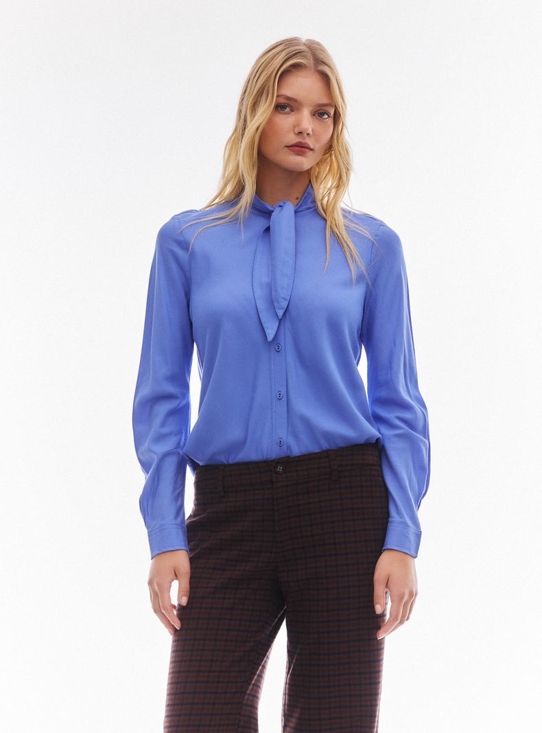 Blusa Cuello Lazo