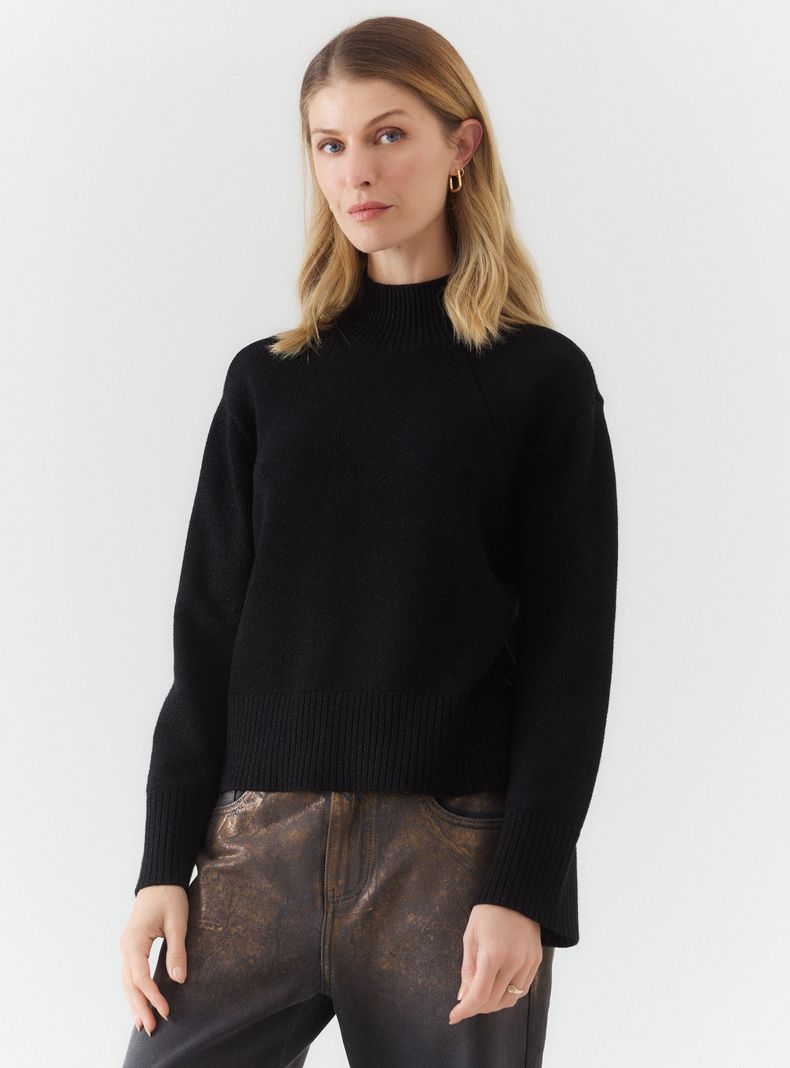 Sweater Cuello Alto Metalizado