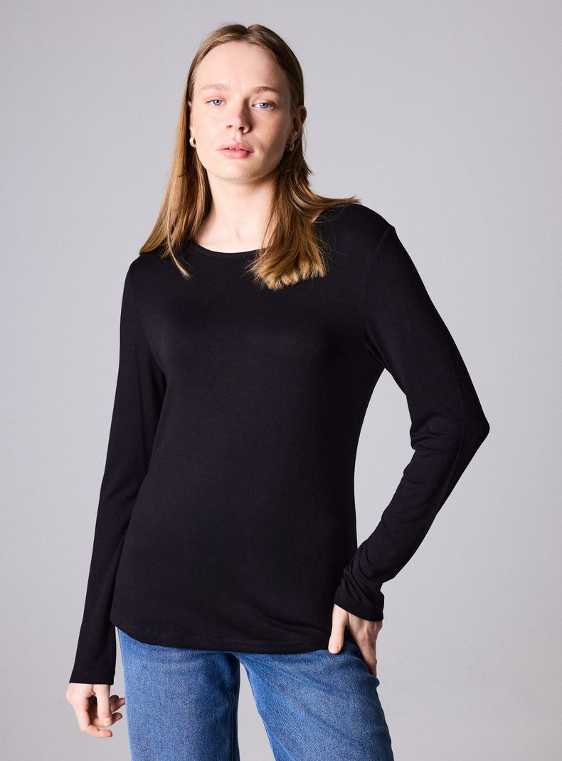 Polera Básica Lisa Manga Larga Cuello Redondo Regular Fit
