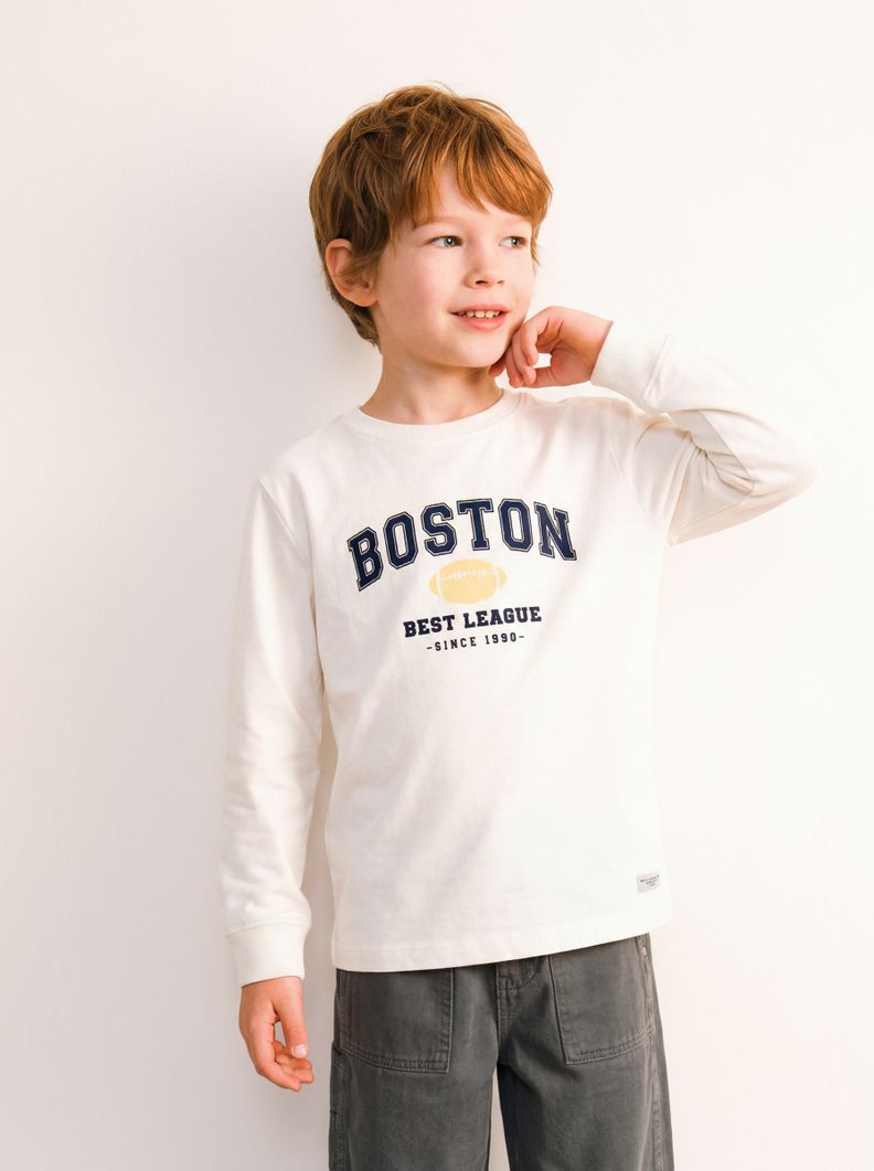 Tribu Polera Estampado Frontal Deportivo Niño