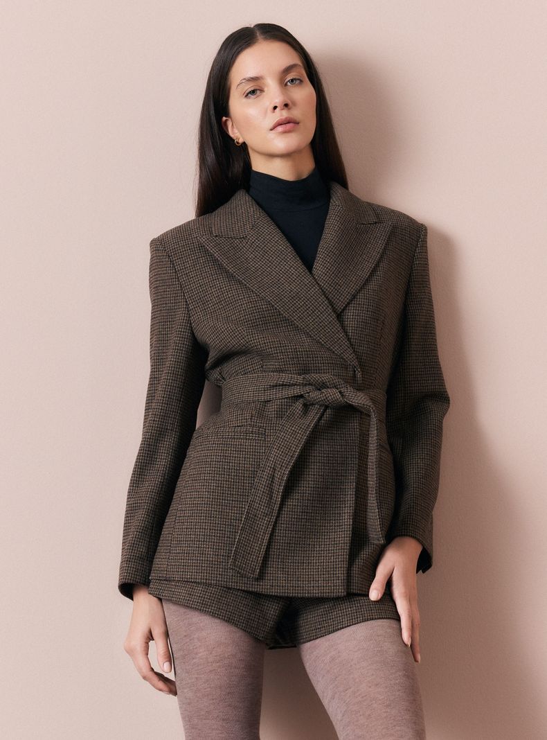 Blazer Cuadros con Cinturón Contiene Lana