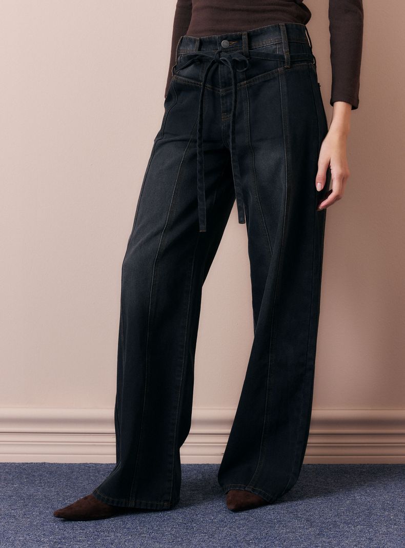 Jeans Wide Leg Tiro Alto con Cinturón y Cortes