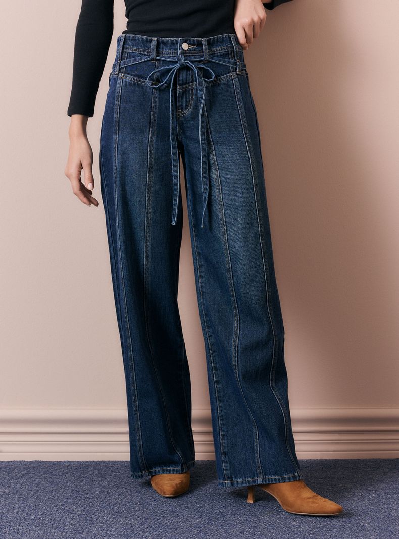 ALANIZ JEANS WIDE LEG TIRO ALTO CON CINTURÓN Y CORTES