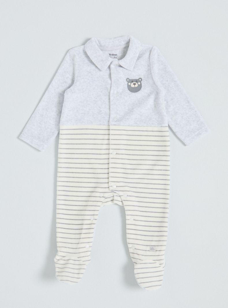 Osito con Líneas y Estampado Pecho