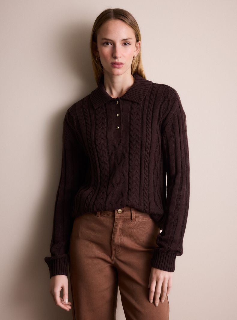 Sweater Trenzado Escote V y Cuello