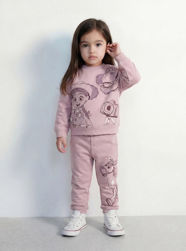 Buzo Estampado Sketch Jessie Toy Story 5