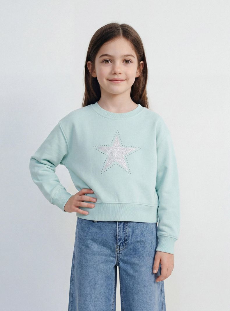 Polerón Cuello Redondo con Estrella Brillos Plateados