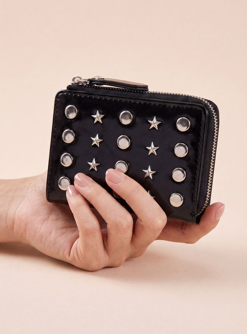 Billetera Filas Tachas con Estrellas