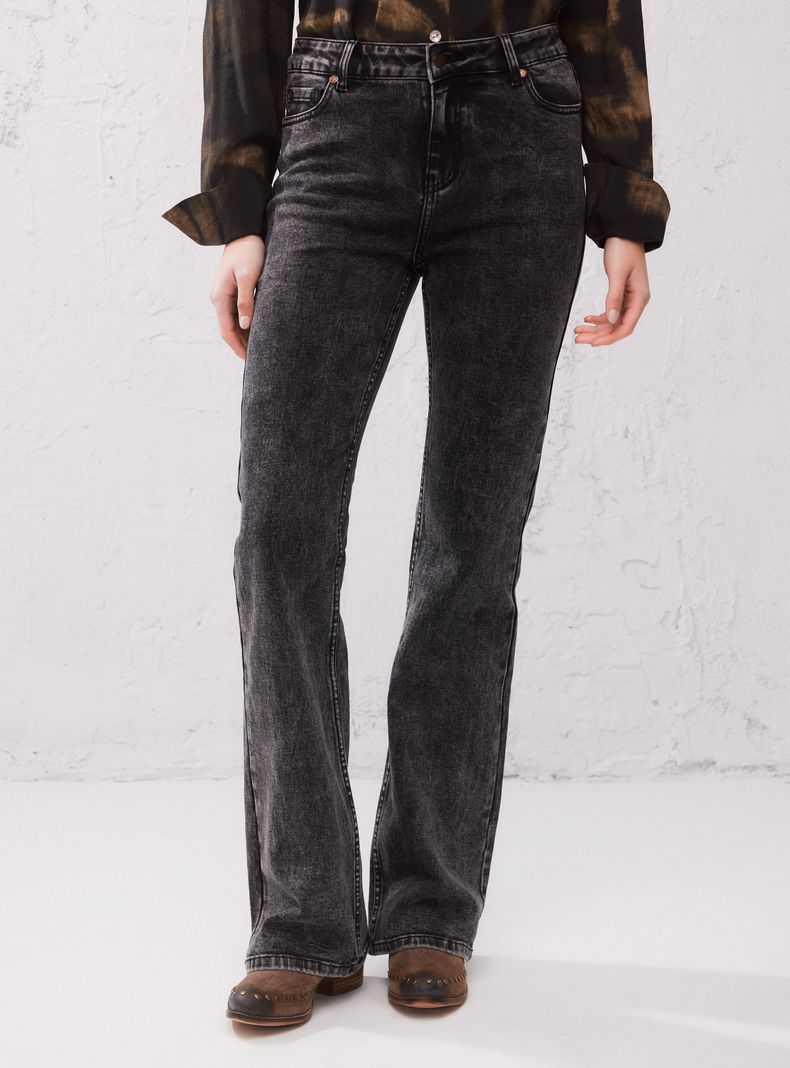 Jeans Clásico Tipo Bootcut