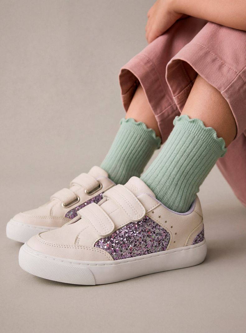 Zapatilla Urbana Material Glitter y Dos Velcro Niña T.25-33