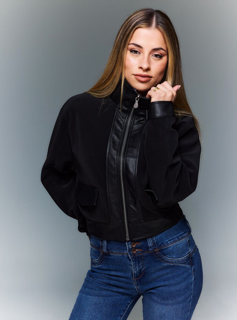 Chaqueta Cropp Cuello Funnel Simil Suede