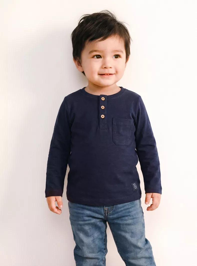 Tribu Polera Manga Larga Henley Botones y Bolsiillo