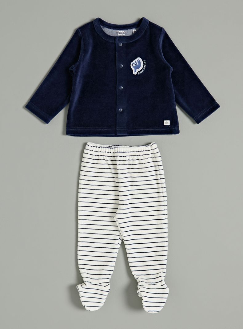 Conjunto Rayas con Estamado en Pecho