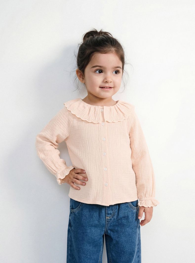 Blusa con Botones y Cuello Broderie
