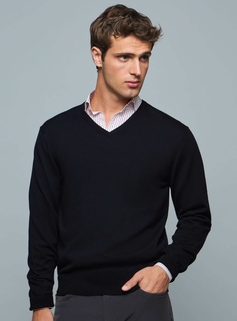Sweater Liso Cuello V Lana Merino