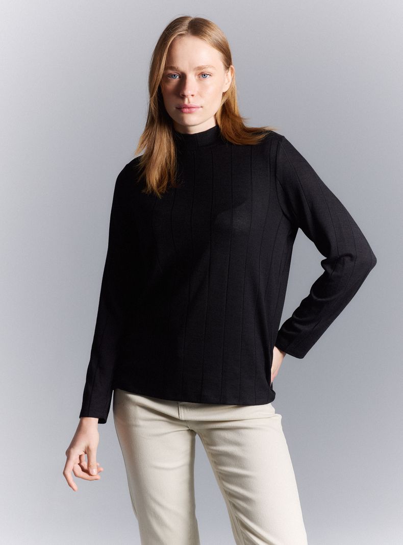 Polera Cuello Alto Tejido Acanalado Manga Larga