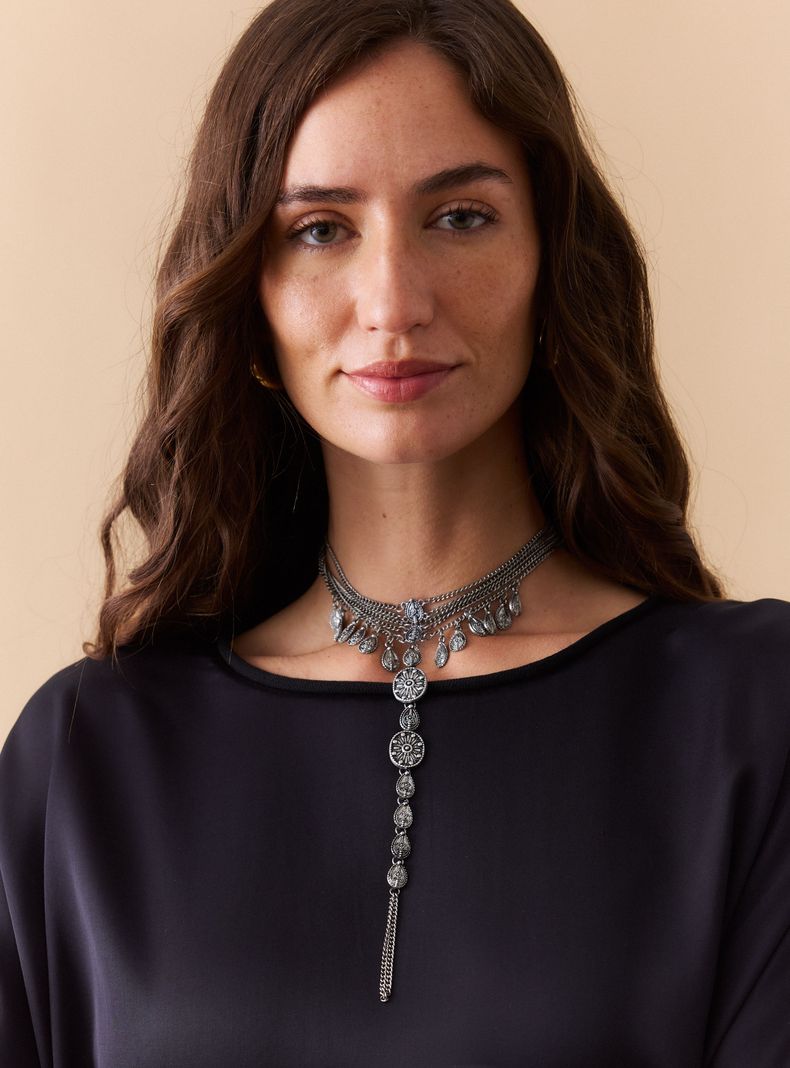 Collar Choker con Colgantes