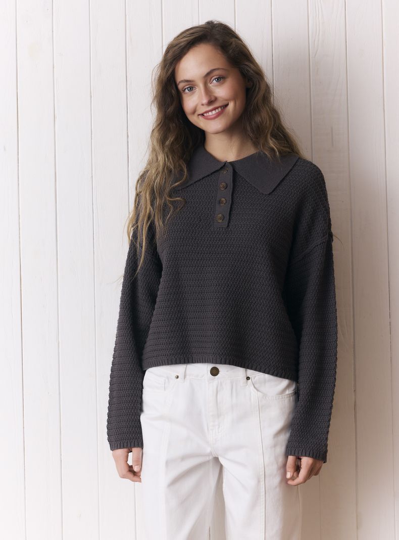 Sweater Cuello Piqué con Tres Botones