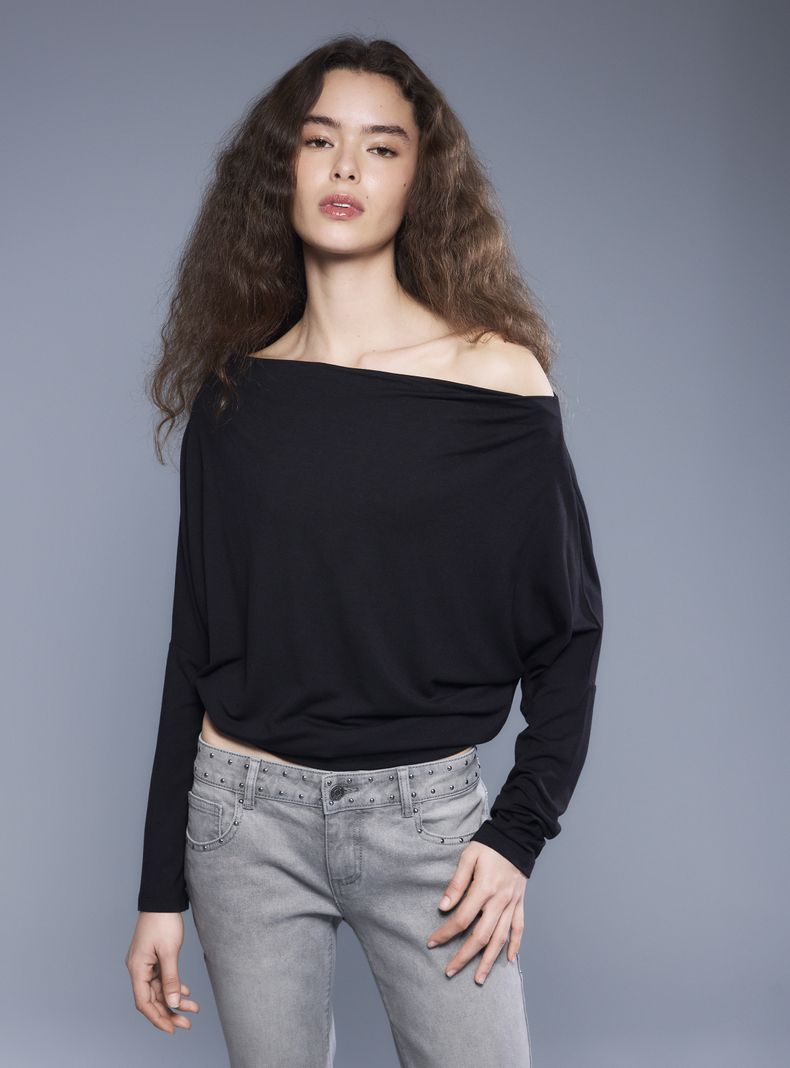 Polera Off Shoulder Manga Larga Cuello Bardot Básica