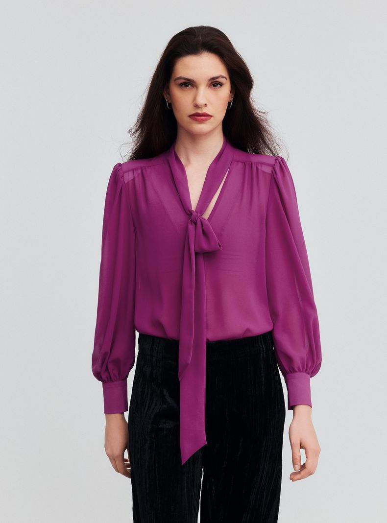 Blusa Hombreras con Lazo al Cuello a $16.990