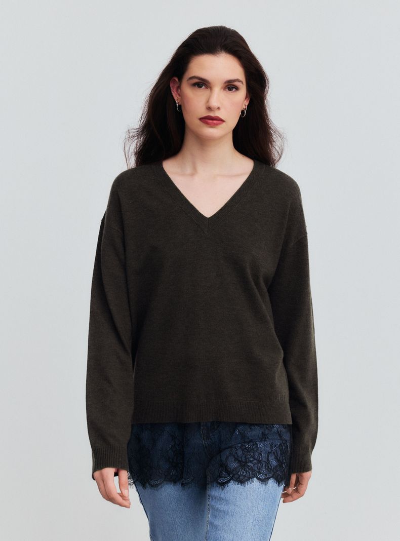 Sweater Cuello V con Encaje Abajo