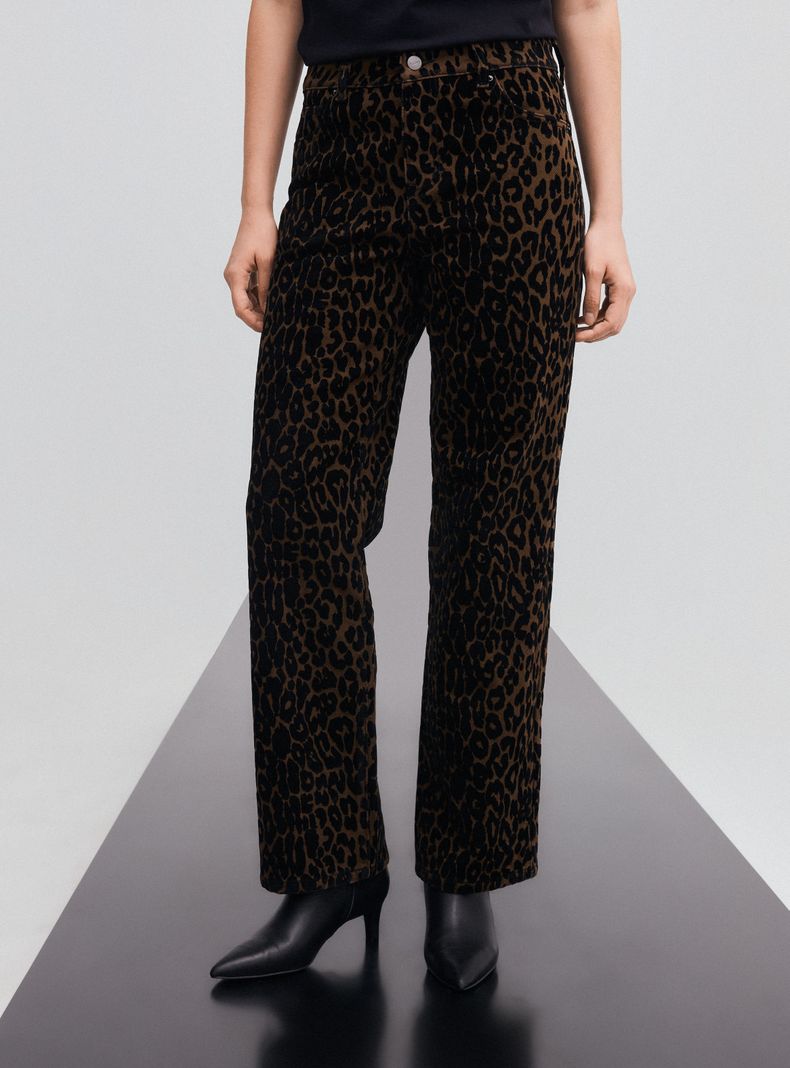 Jeans Straight Estampado Animal Print con Acabado Flock
