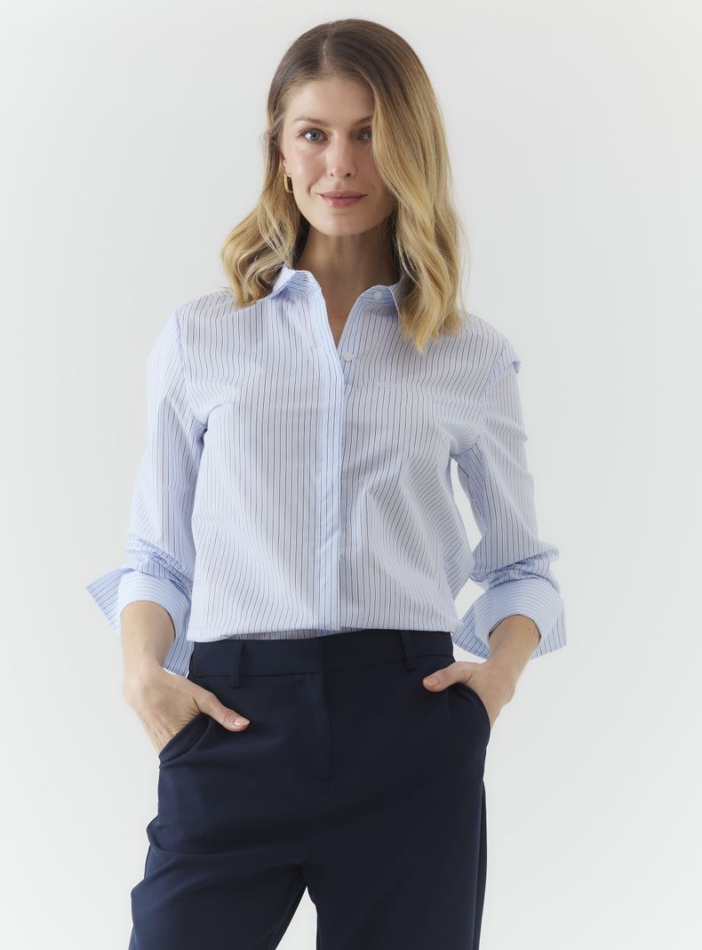 Blusa Cuello Camisero Estilo Básica
