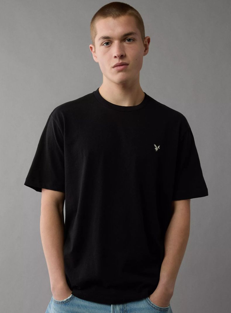 Polera AE ligera con logo