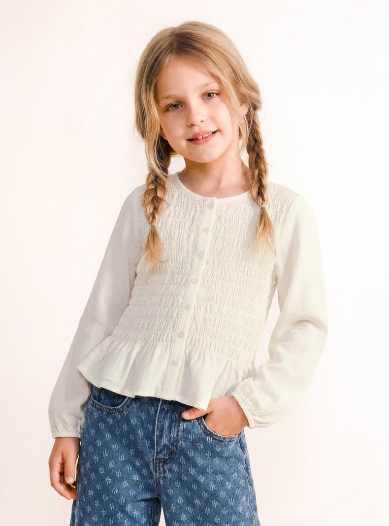 Blusa con Aplicación Panal de Abeja y Tela con Textura Niña