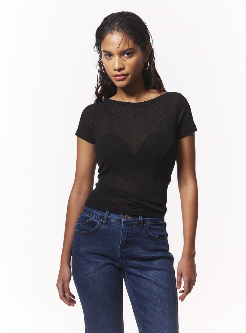Polera Cuello Bote con Cortes Delanteros