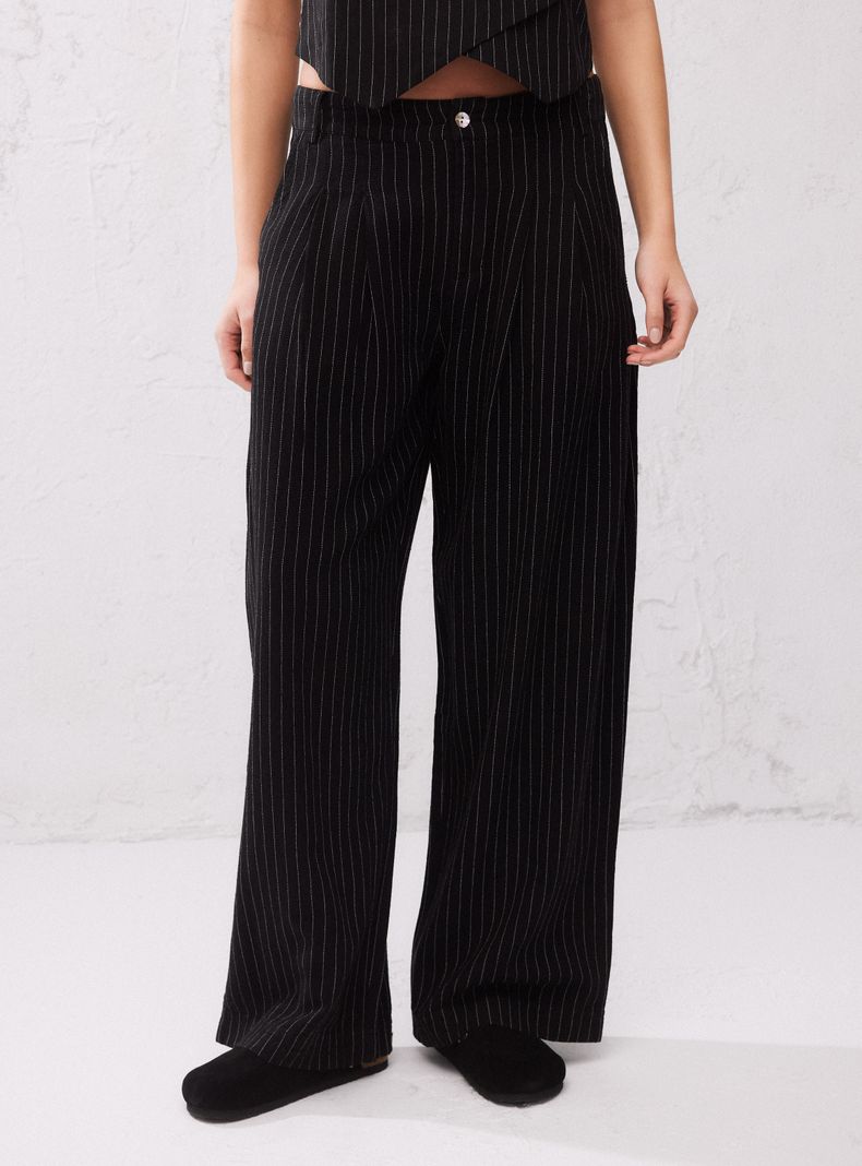 Pantalón Ancho con Botón en Ruedo Ajustable
